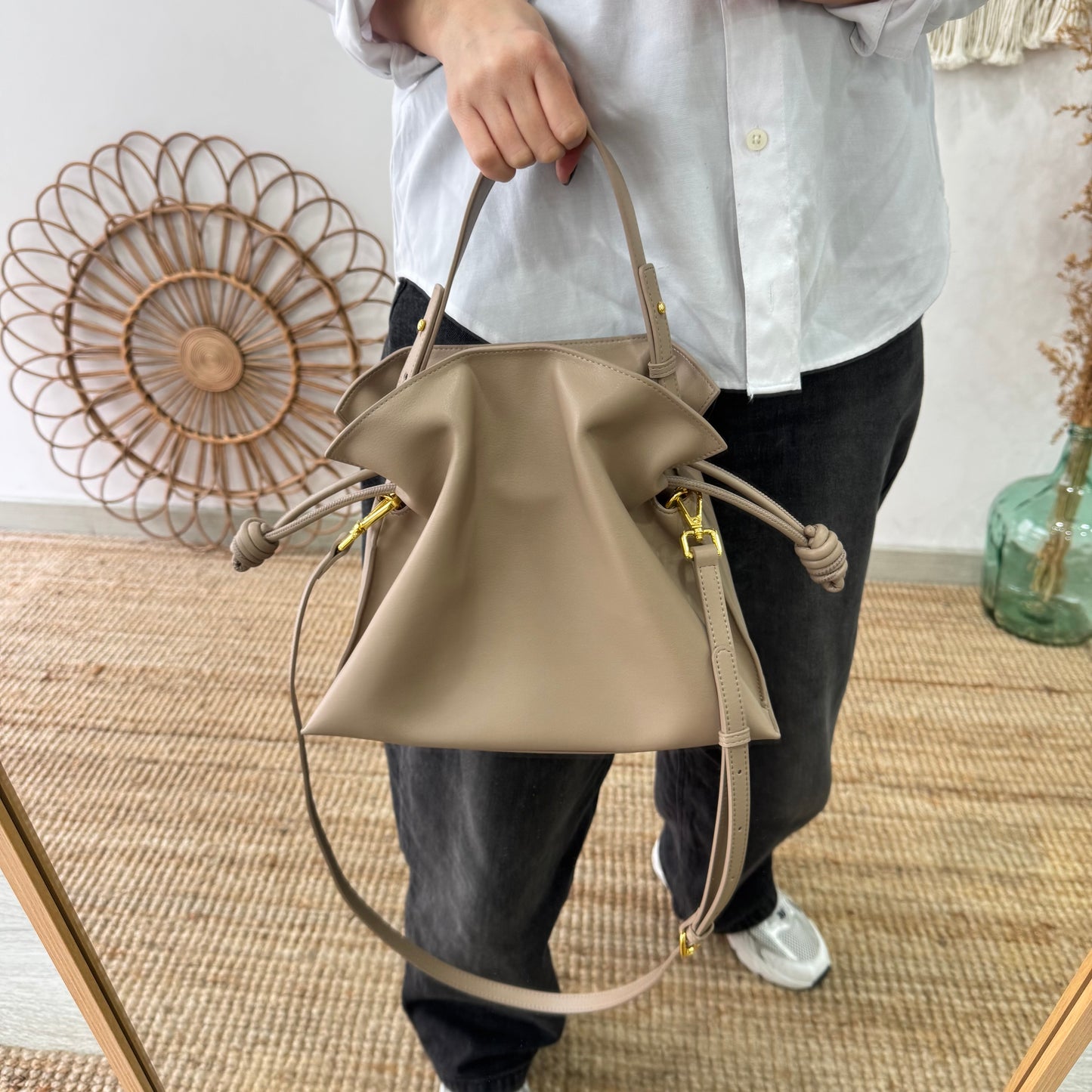 Bolso fruncido piel taupe