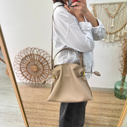 Bolso fruncido piel taupe
