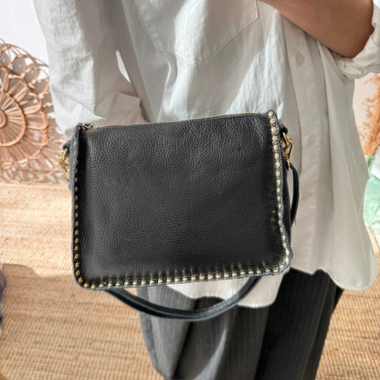 Bolso negro piel tachuelas doradas - Bubbleshopbcn