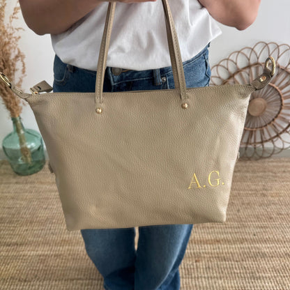 Bolso piel taupe iniciales bordadas - Bubbleshopbcn