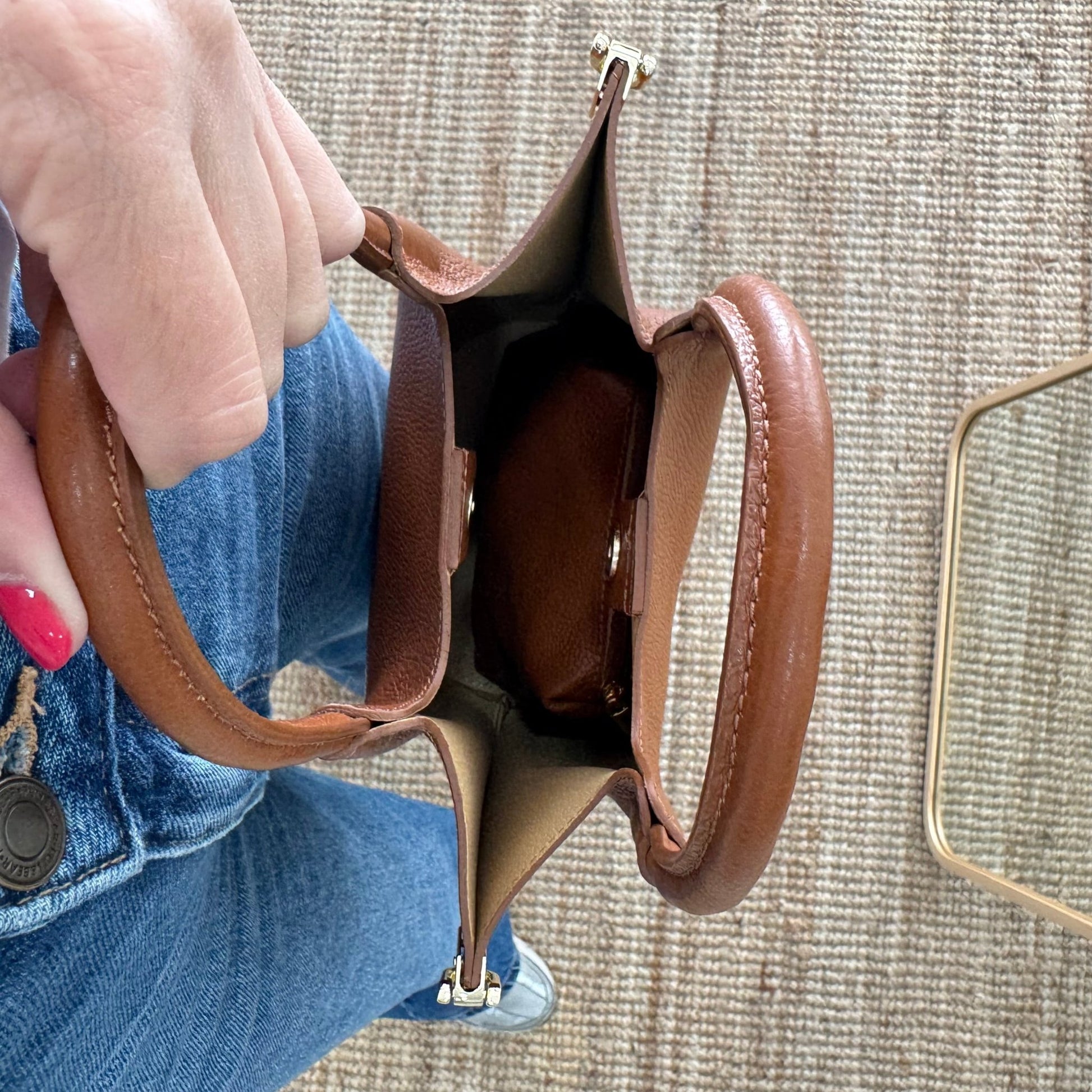 Bolso bucket asas rígidas camel - Bubbleshopbcn