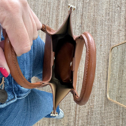 Bolso bucket asas rígidas camel - Bubbleshopbcn
