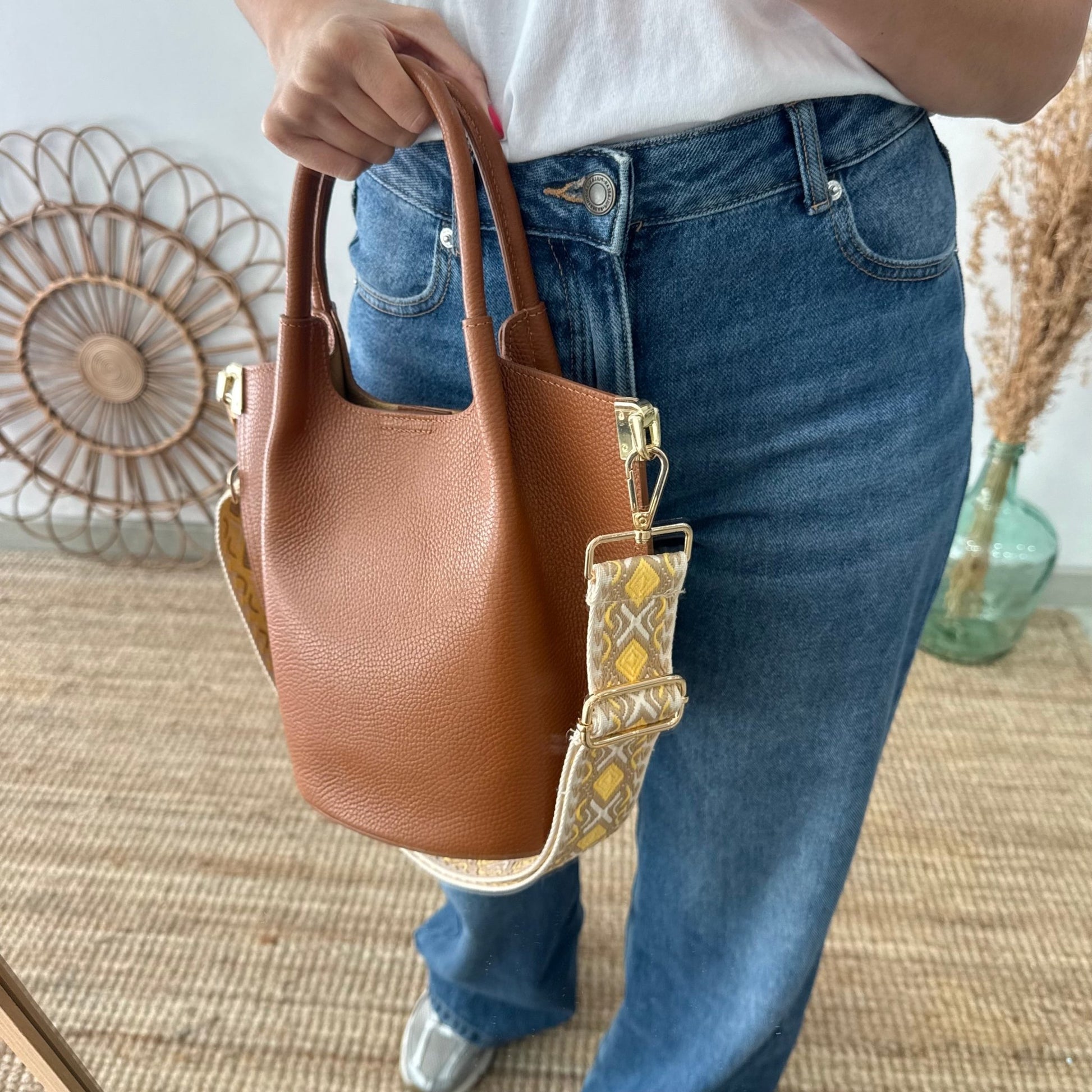 Bolso bucket asas rígidas camel - Bubbleshopbcn
