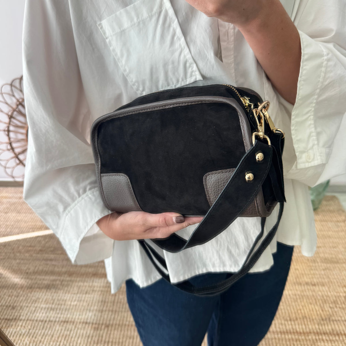 Bolso baúl serraje negro y piel marrón