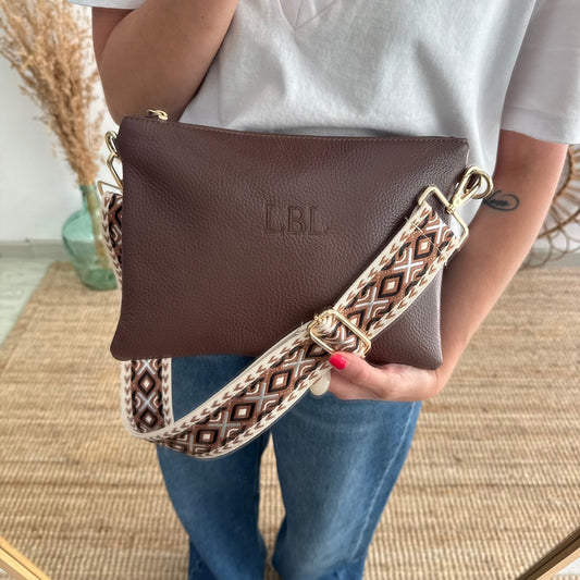 Bolso piel bandolera iniciales bordadas marrón - Bubbleshopbcn
