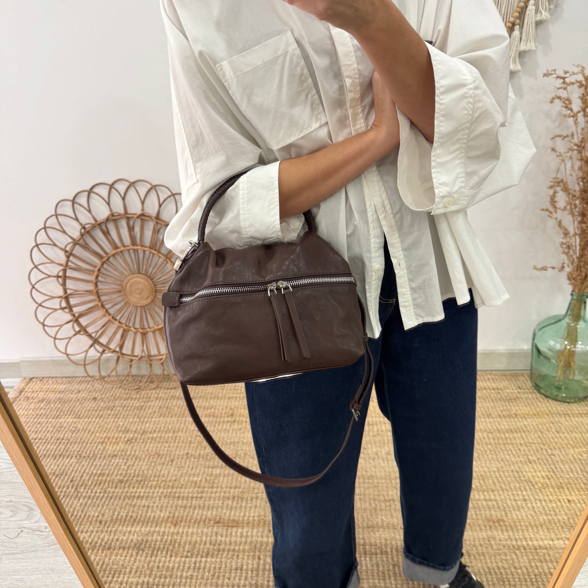 Bolso bombonera asa fruncida marrón