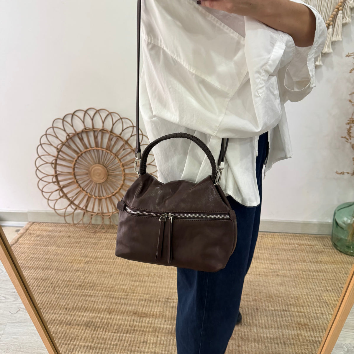 Bolso bombonera asa fruncida marrón