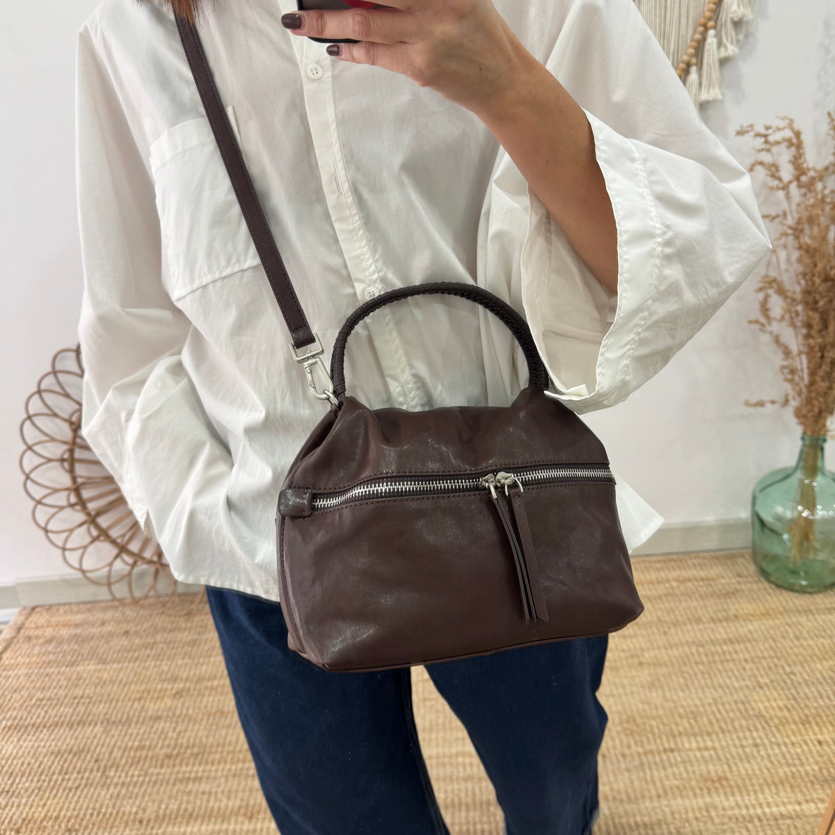 Bolso bombonera asa fruncida marrón