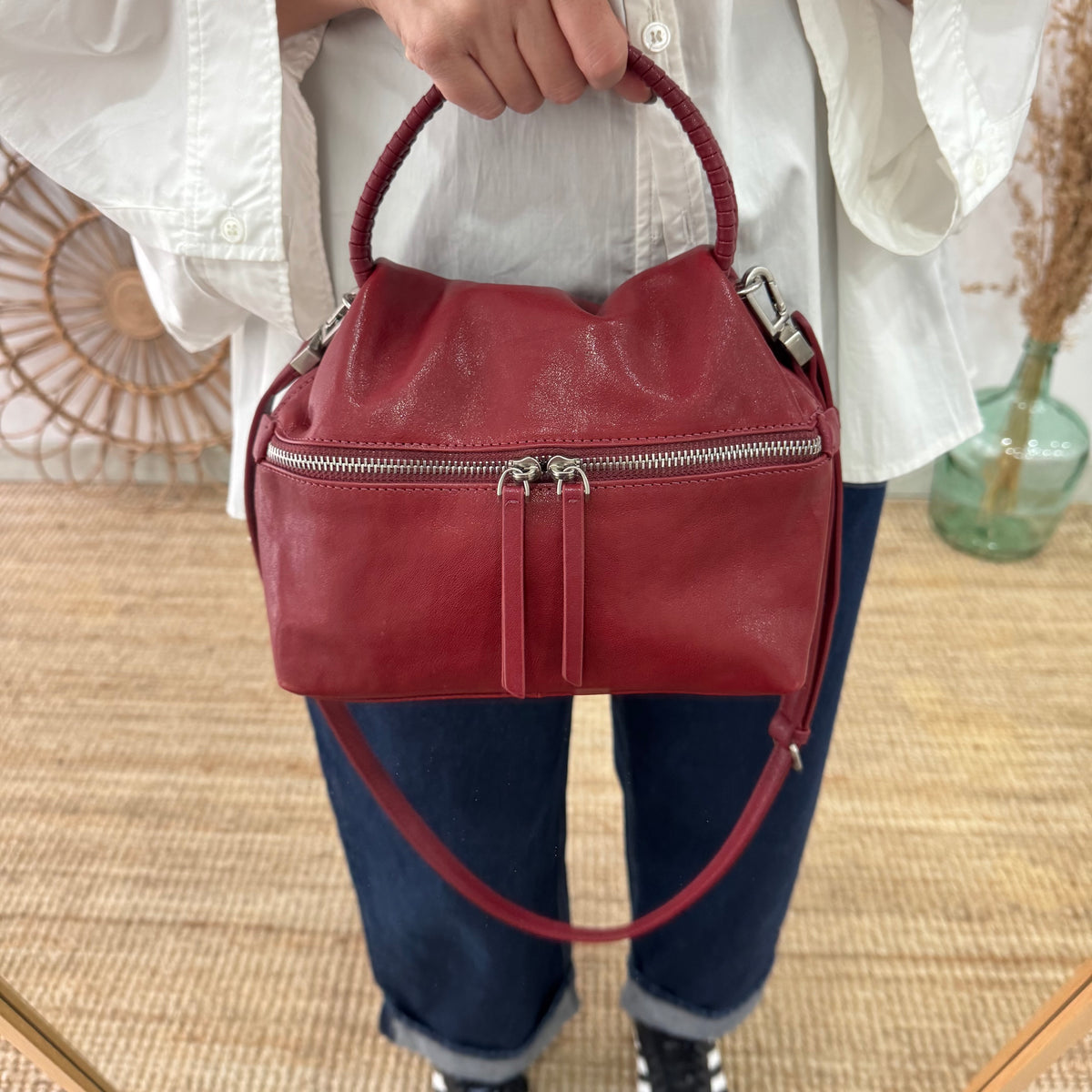 Bolso bombonera asa fruncida granate