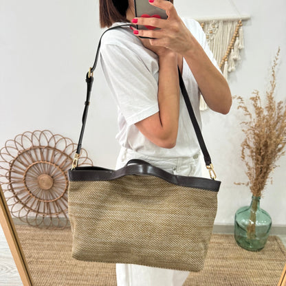 Bolso hobo trenzado taupe