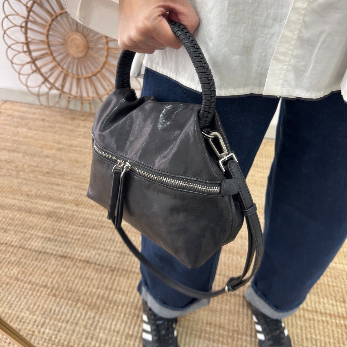 Bolso bombonera asa fruncida negro