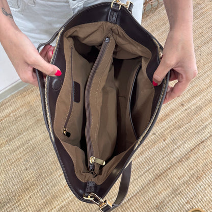 Bolso hobo trenzado taupe