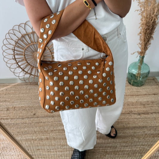 Bolso camel con Tachuelas plateadas