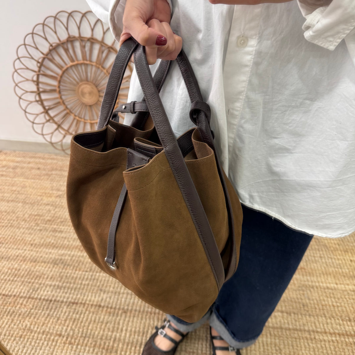 Bolso saco piel y serraje marrón