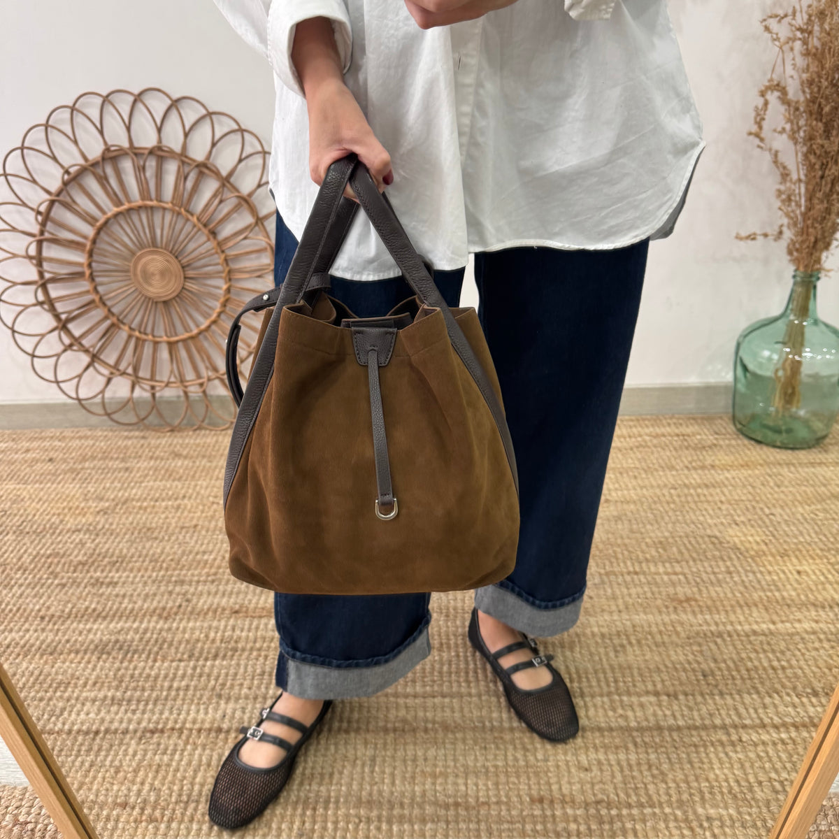 Bolso saco piel y serraje marrón