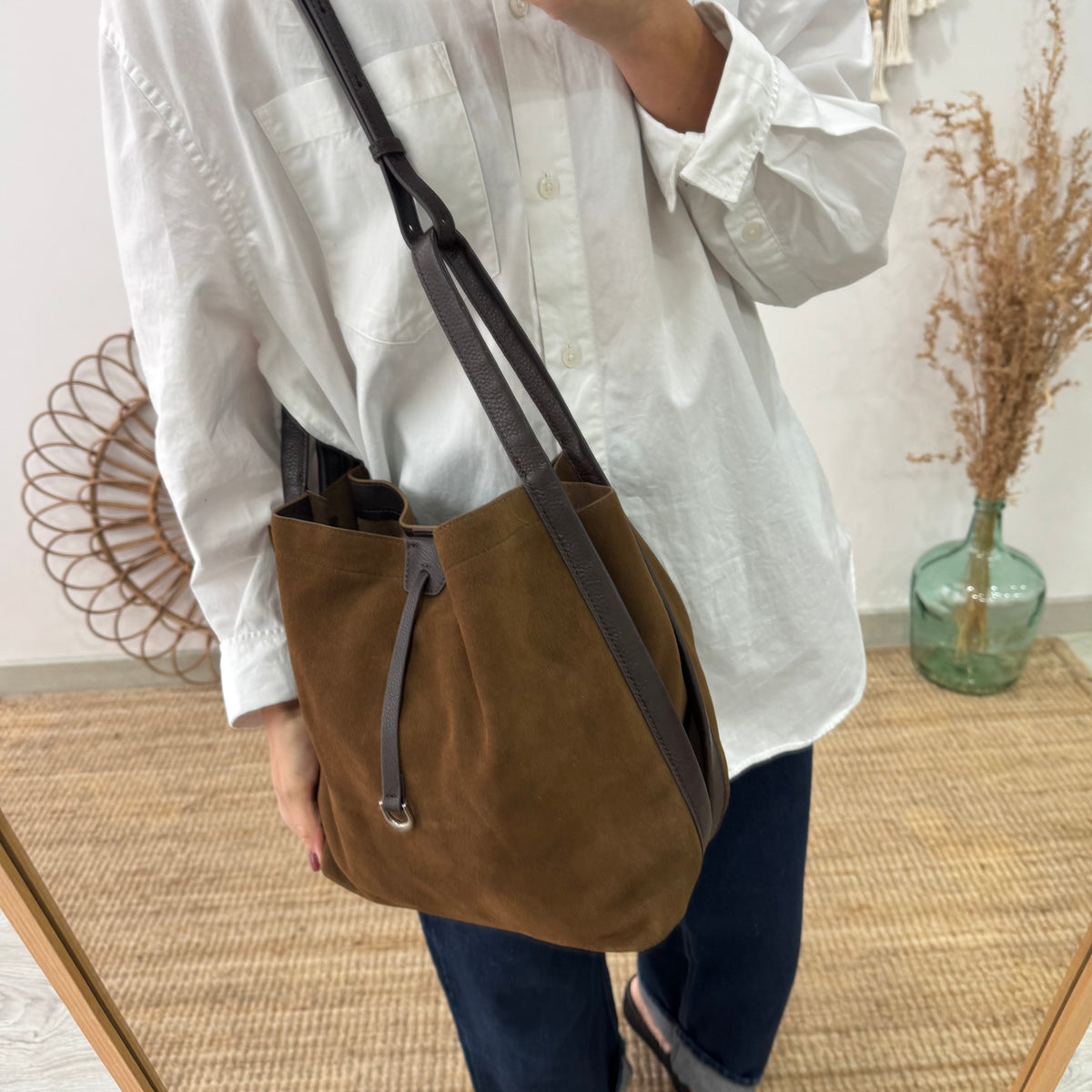 Bolso saco piel y serraje marrón