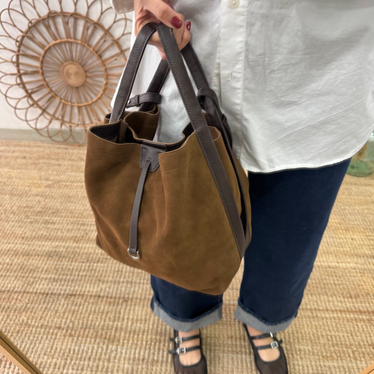 Bolso saco piel y serraje marrón