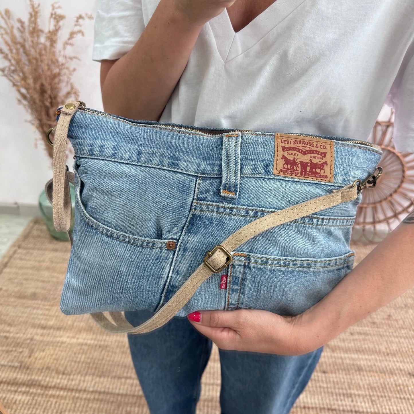 Bandolera denim asas piel taupe iniciales bordadas - Bubbleshopbcn