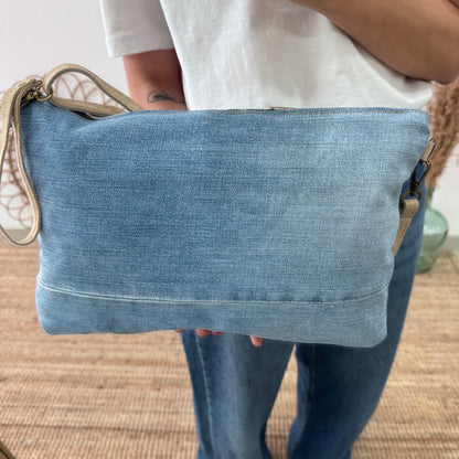 Bandolera denim asas piel taupe iniciales bordadas - Bubbleshopbcn