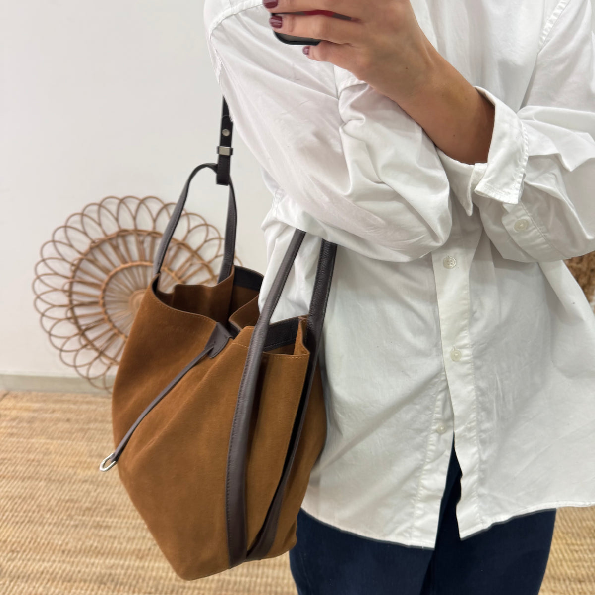Bolso saco piel y serraje camel