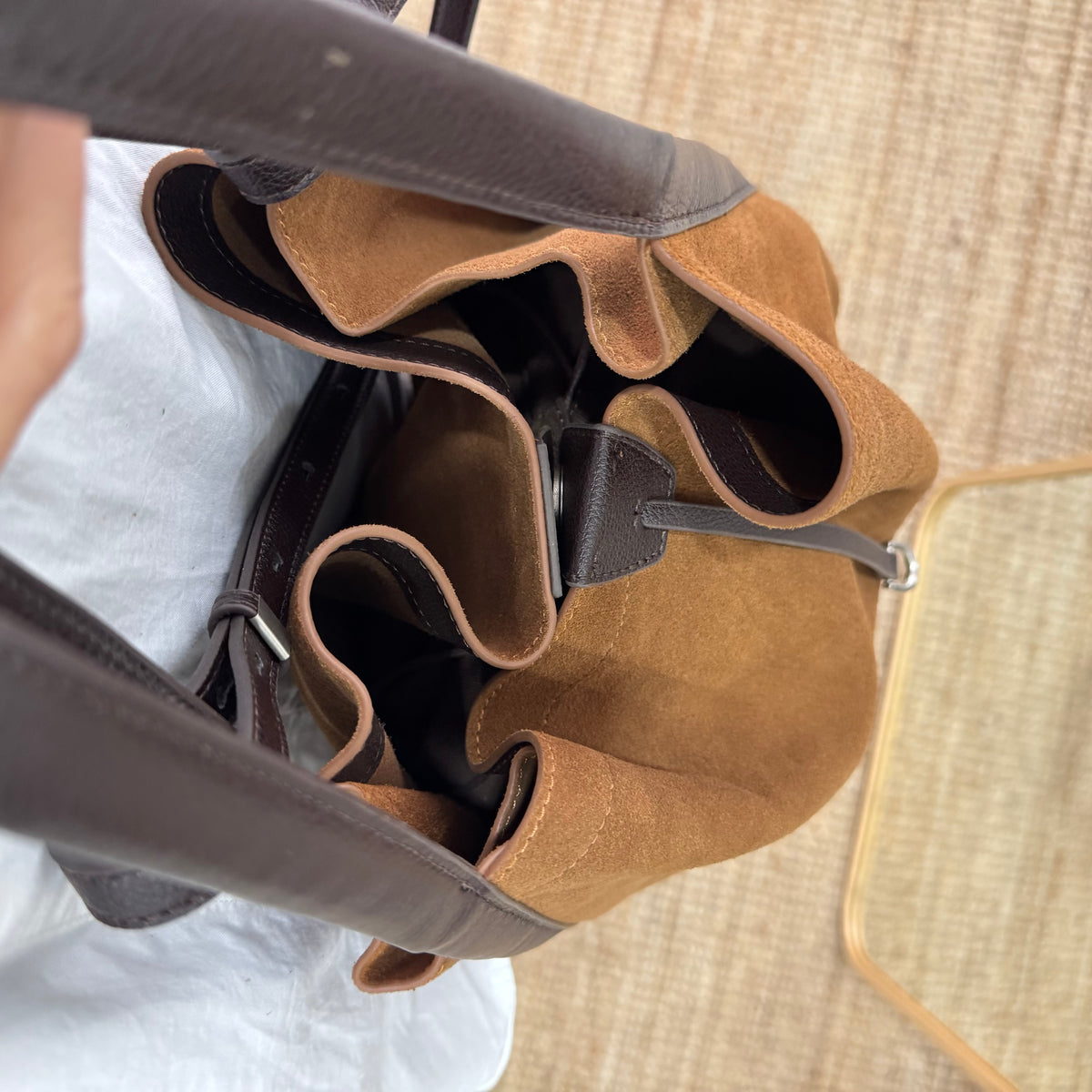 Bolso saco piel y serraje camel