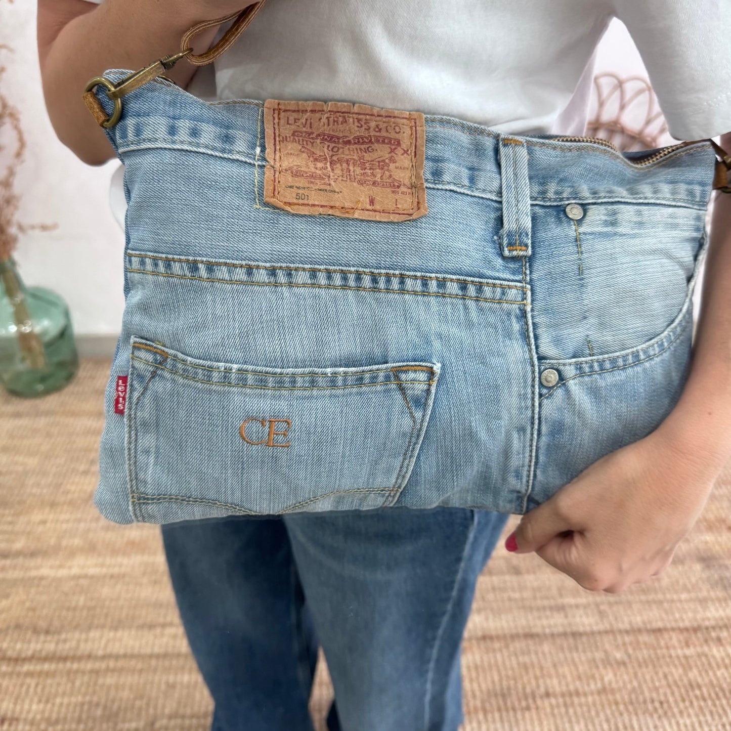 Bandolera denim asas piel camel iniciales bordadas - Bubbleshopbcn