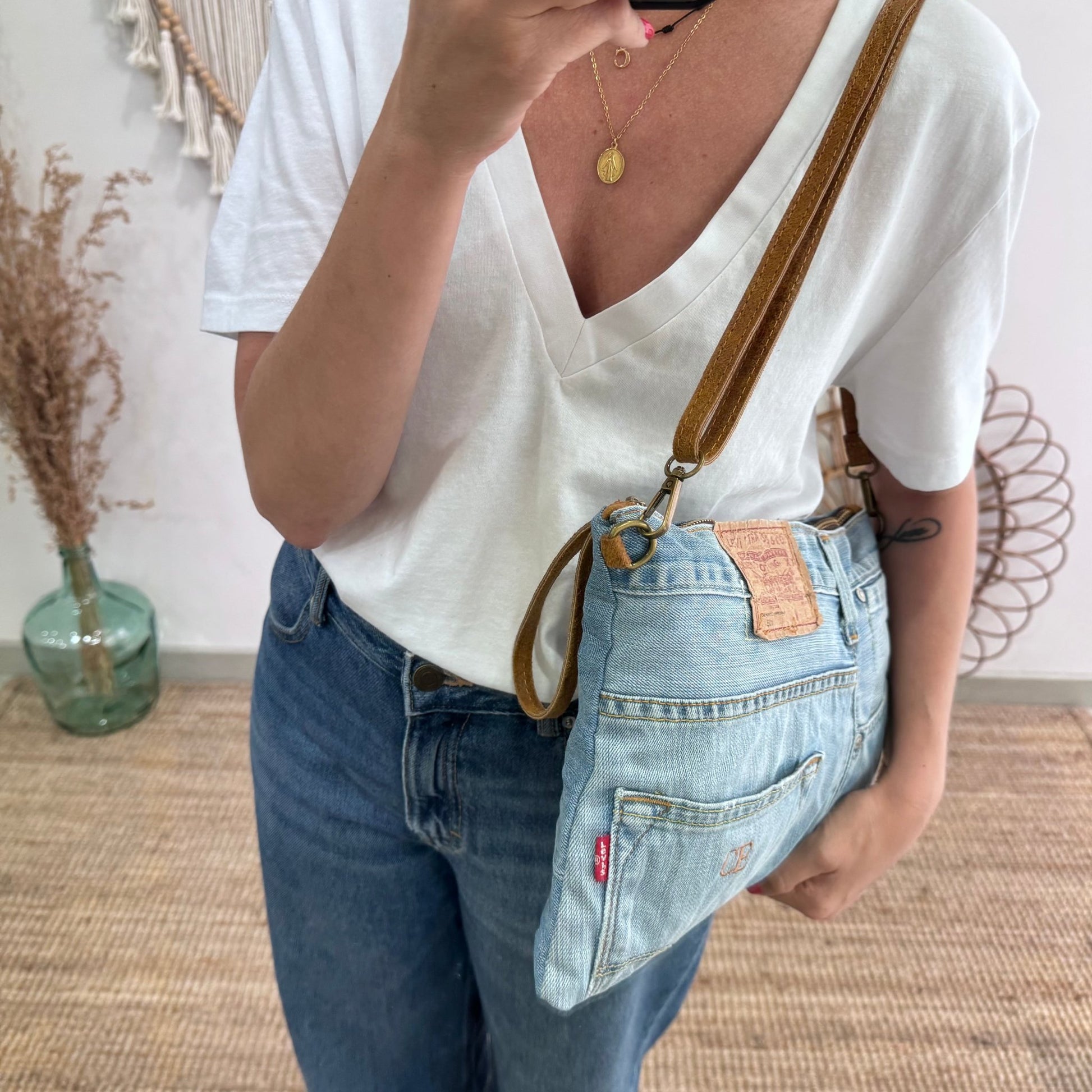 Bandolera denim asas piel camel iniciales bordadas - Bubbleshopbcn