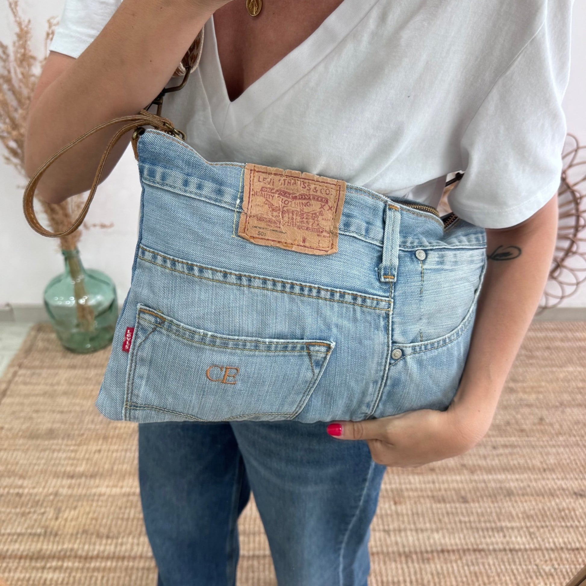 Bandolera denim asas piel camel iniciales bordadas - Bubbleshopbcn