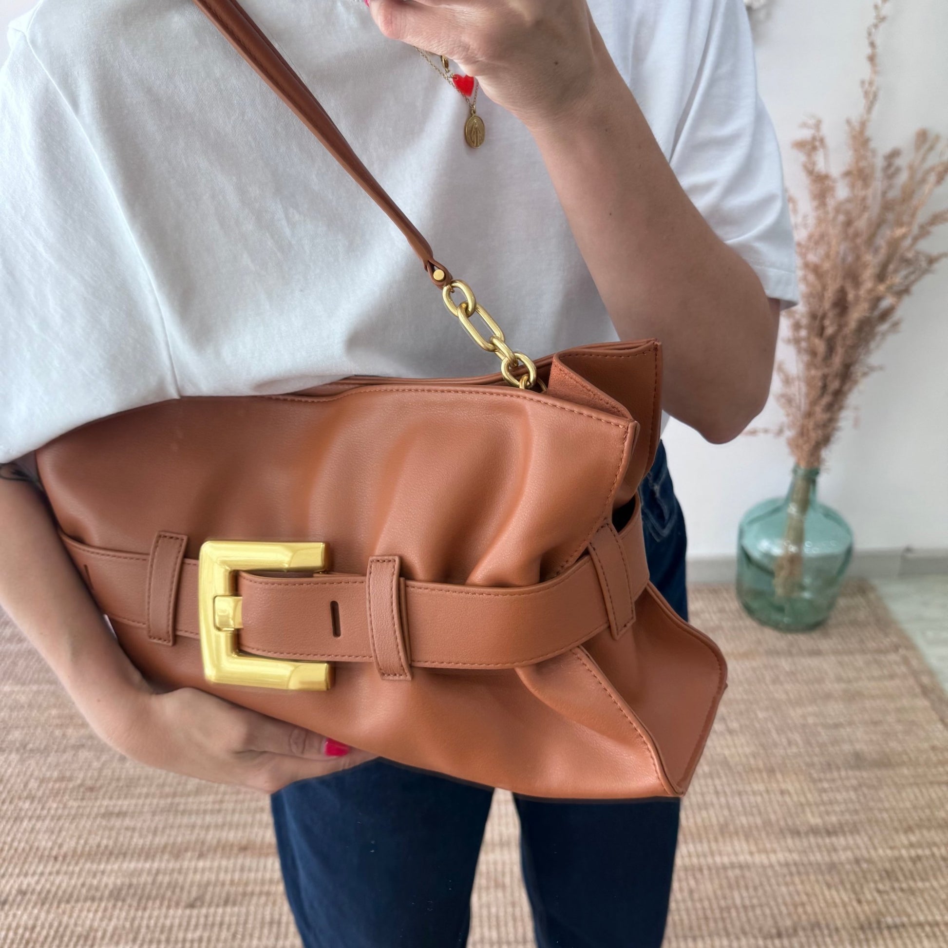 Bolso fruncido hebilla piel camel - Bubbleshopbcn