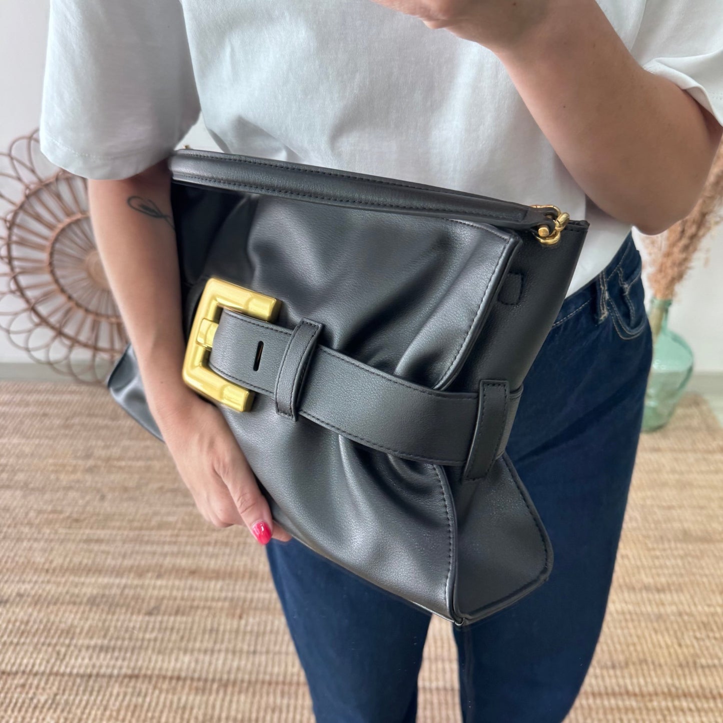 Bolso fruncido hebilla piel negro - Bubbleshopbcn
