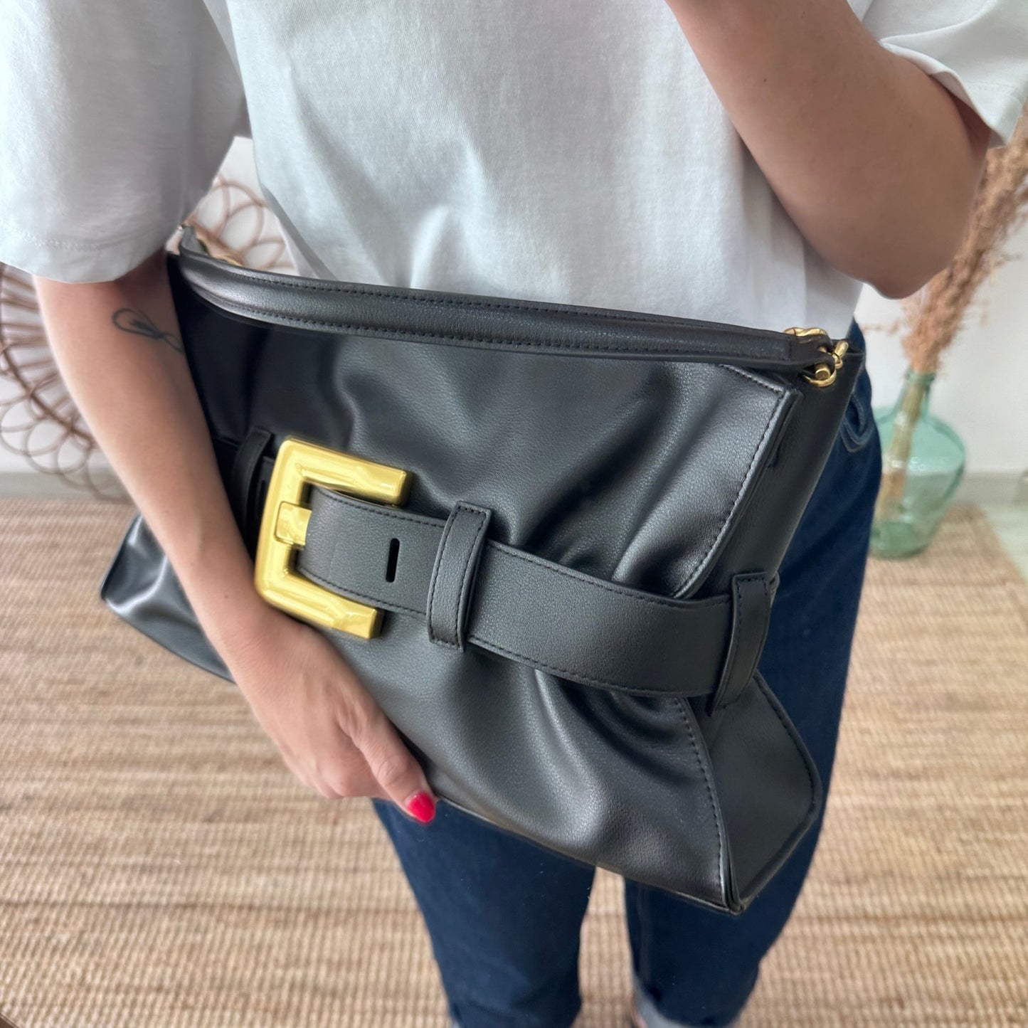 Bolso fruncido hebilla piel negro - Bubbleshopbcn