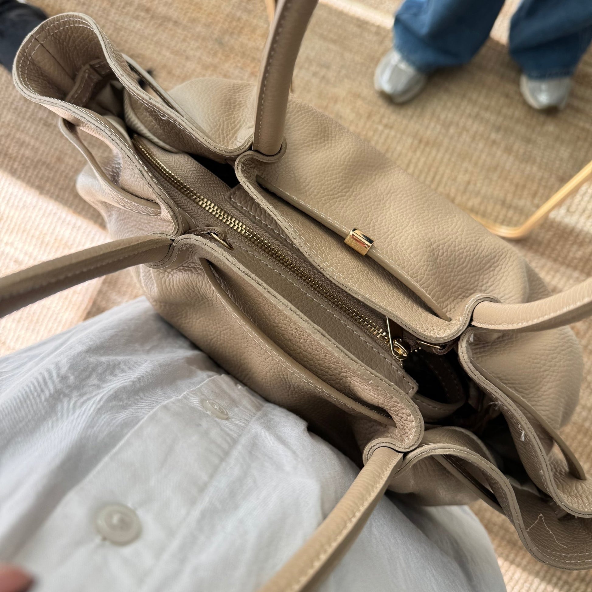Bolso saco estructurado taupe - Bubbleshopbcn