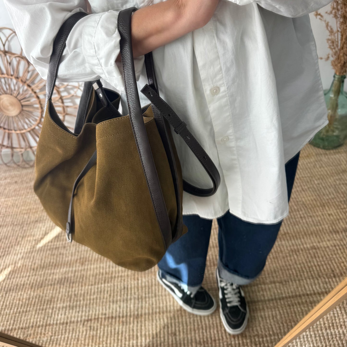 Bolso saco piel y serraje caqui