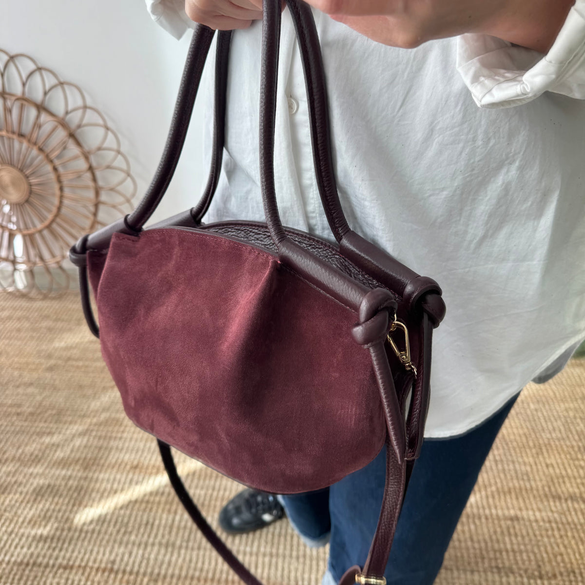 Bolso fruncido lateral combinado granate