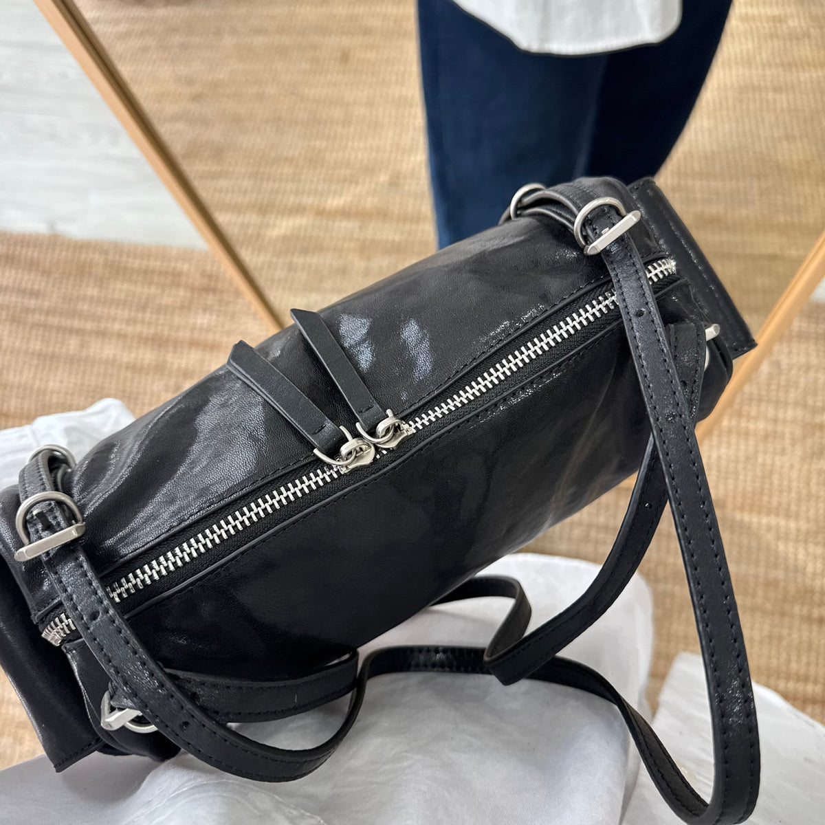 Bolso barrel bolsillos negro