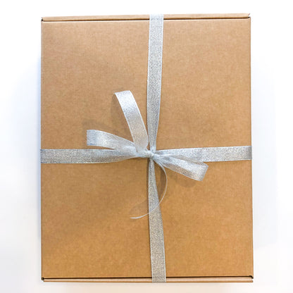 PACK REGALO BANDOLERA TACHUELAS ANTE BEIGE PERSONALIZADO