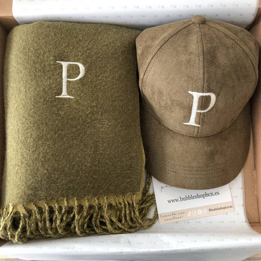 Pack regalo bufanda y gorra caqui personalizadas