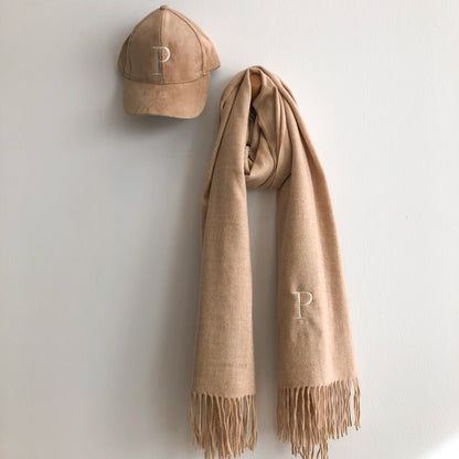 Pack regalo bufanda y gorra beige personalizadas