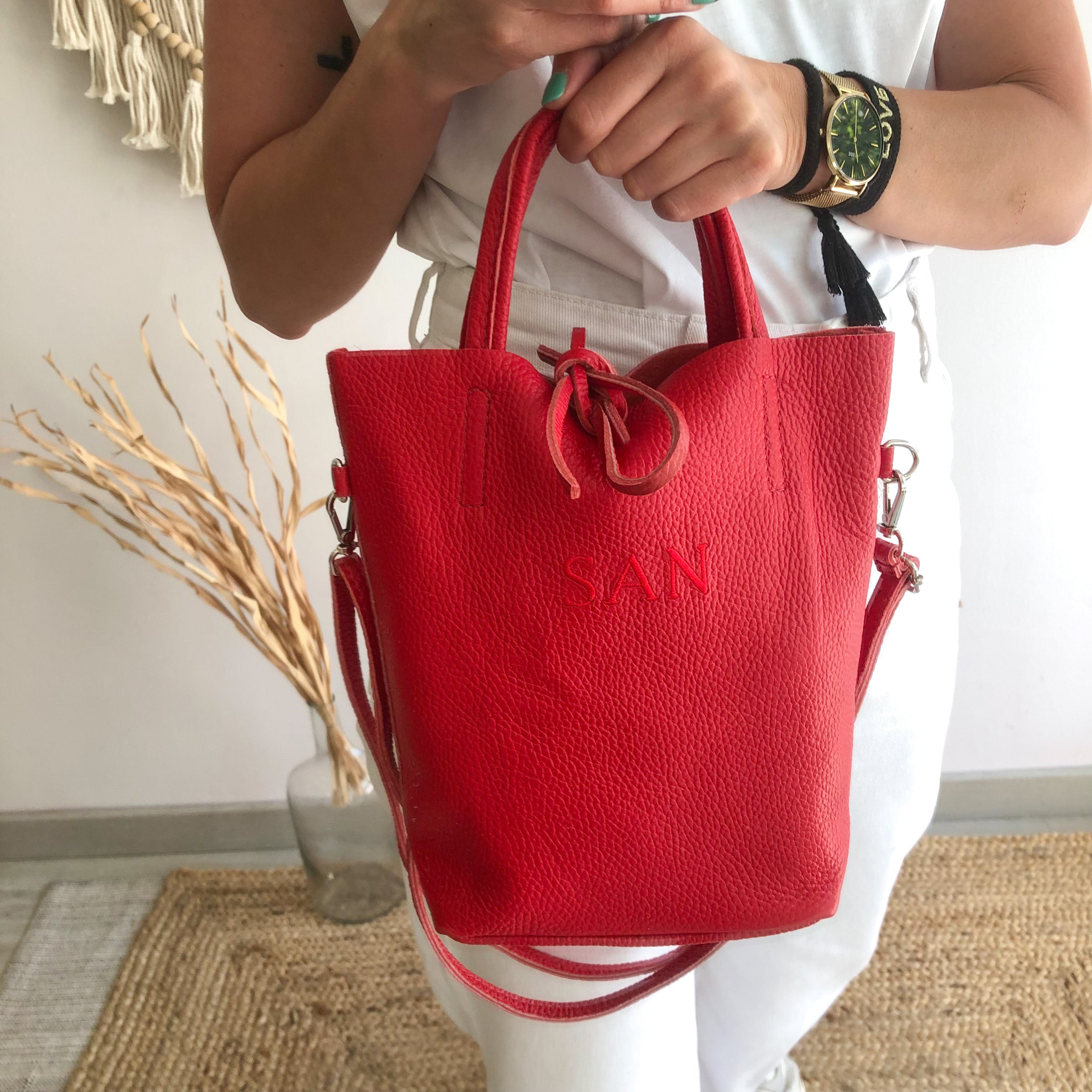 Bolso pequeno piel rojo personalizado iniciales bordadas Bubbleshopbcn