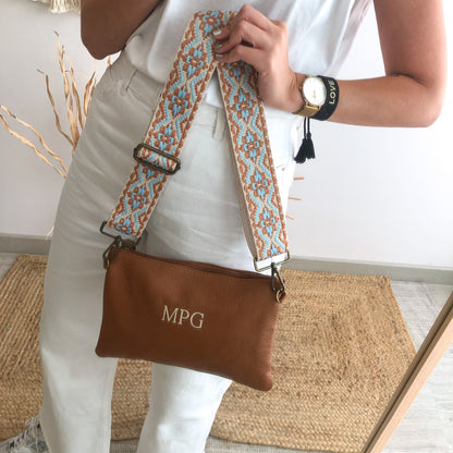 Bolso bandolera piel camel herrajes cobre